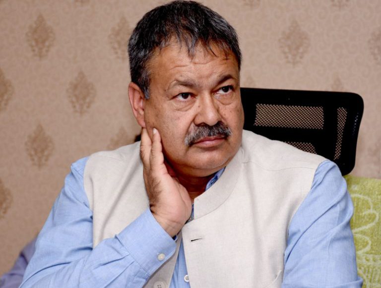 आयल निगमका कार्यकारी निर्देशक खड्कालाई नहटाउन सर्वोच्चको अन्तरिम आदेश