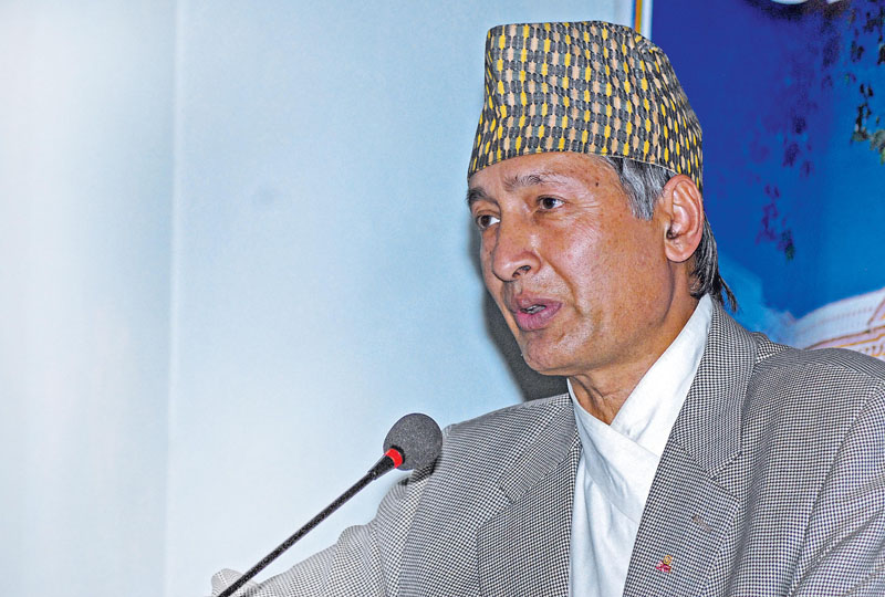 दुई फड्को मार्न, एक फड्को पछाडी : अर्थमन्त्री