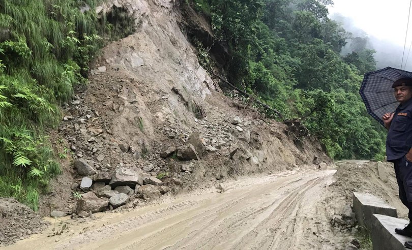 कोदारी सडक समस्या दीर्घकालीन समाधानको माग, व्यापार र पर्यटनमा असर